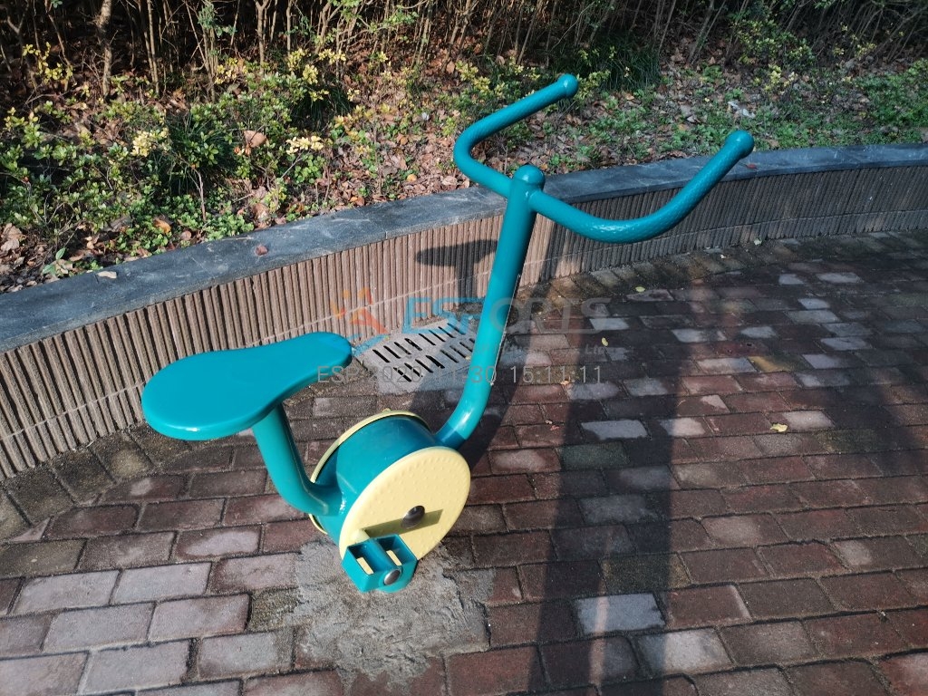 臥式健身車