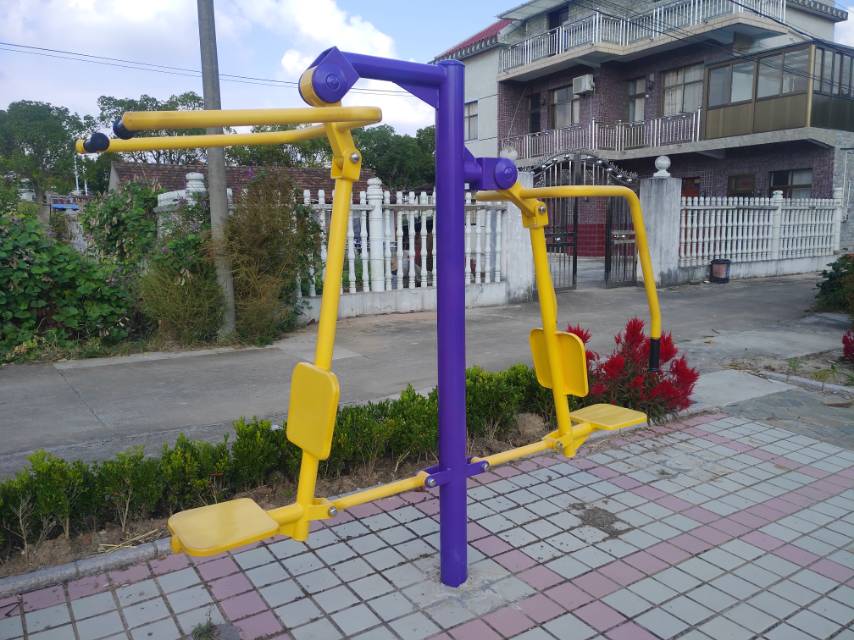 坐推坐拉器