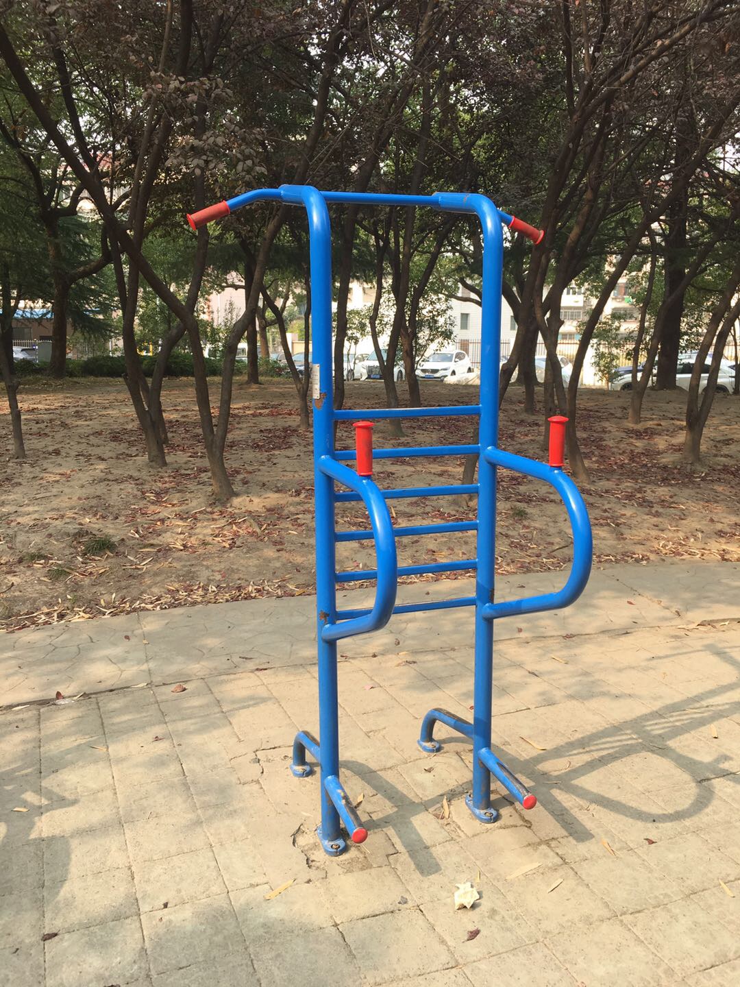 多功能訓練器