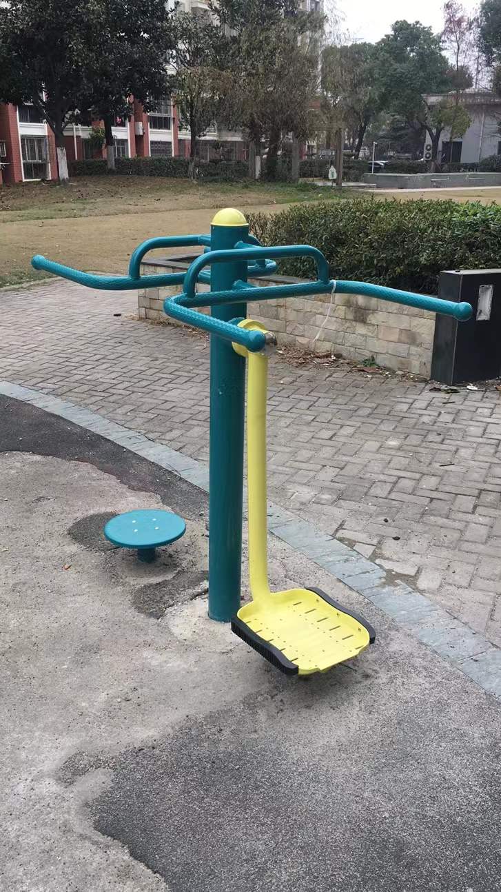 扭腰鐘擺器