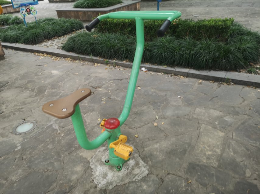 直立健身車