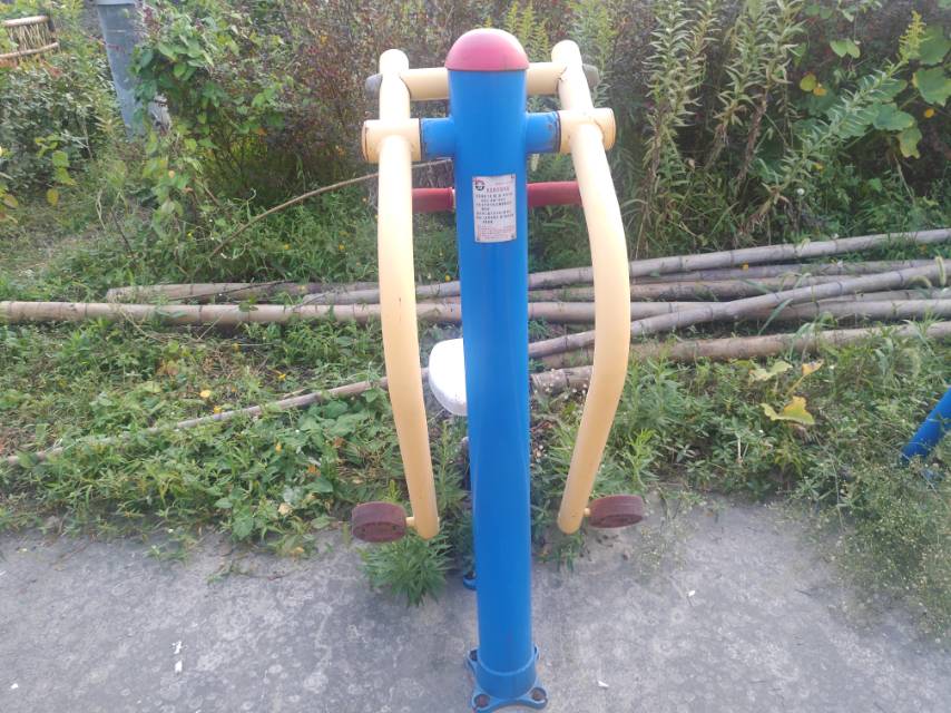 自重蹬腿器