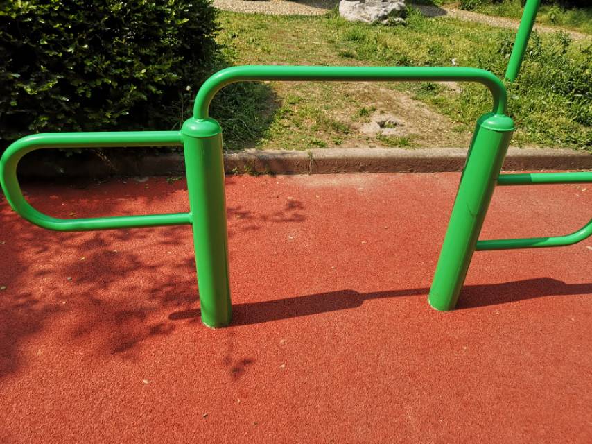 三位壓腿器