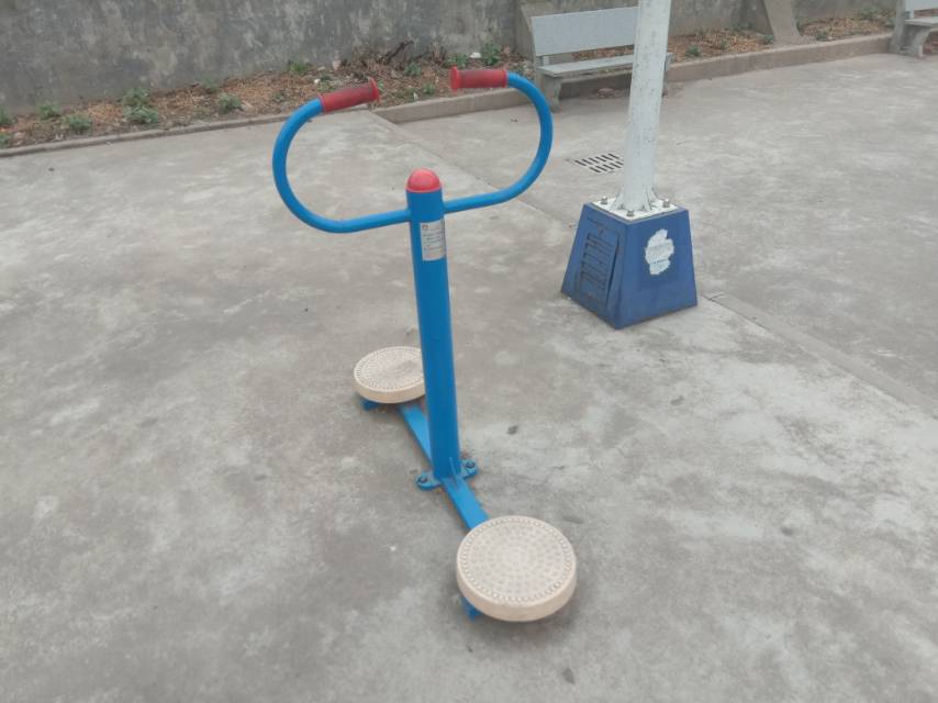 扭腰器