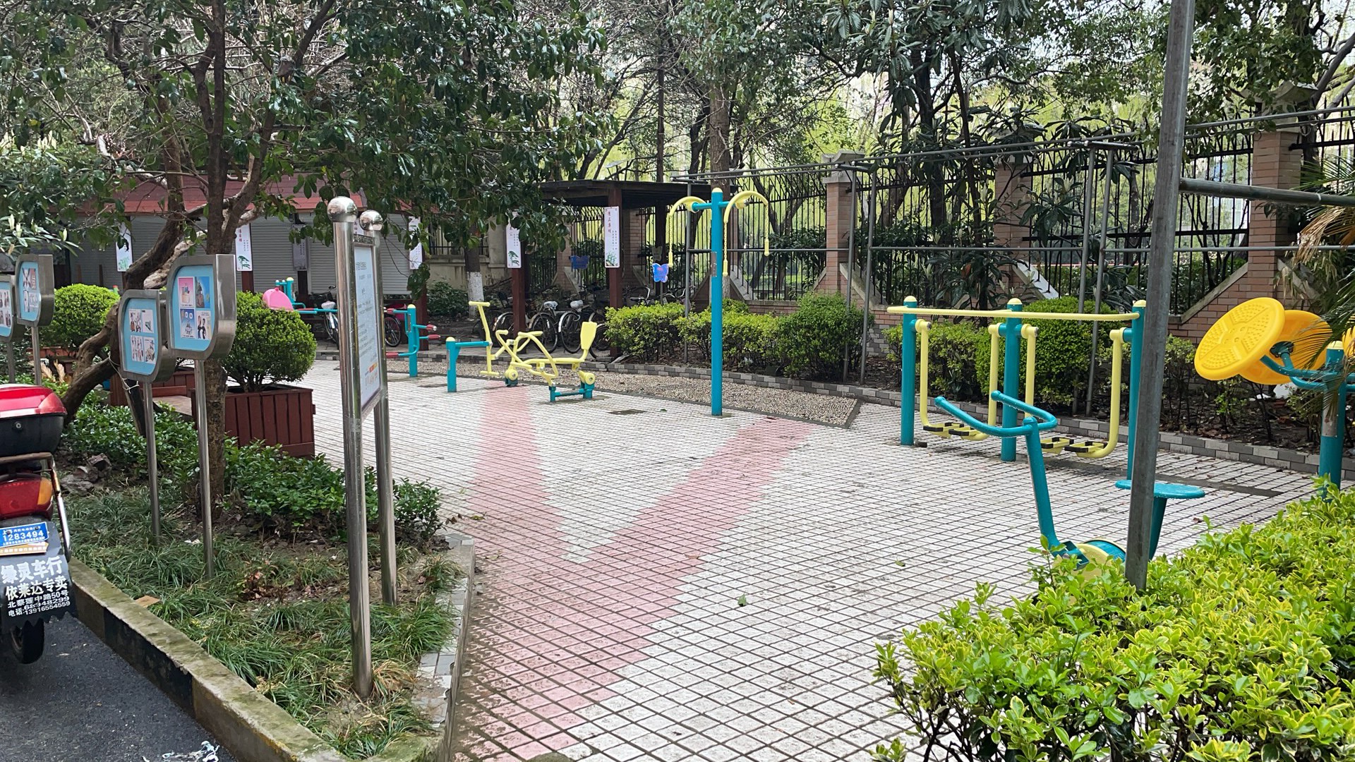 胡木居委市民益智健身點1