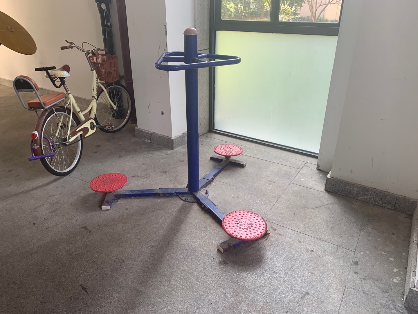 扭腰器