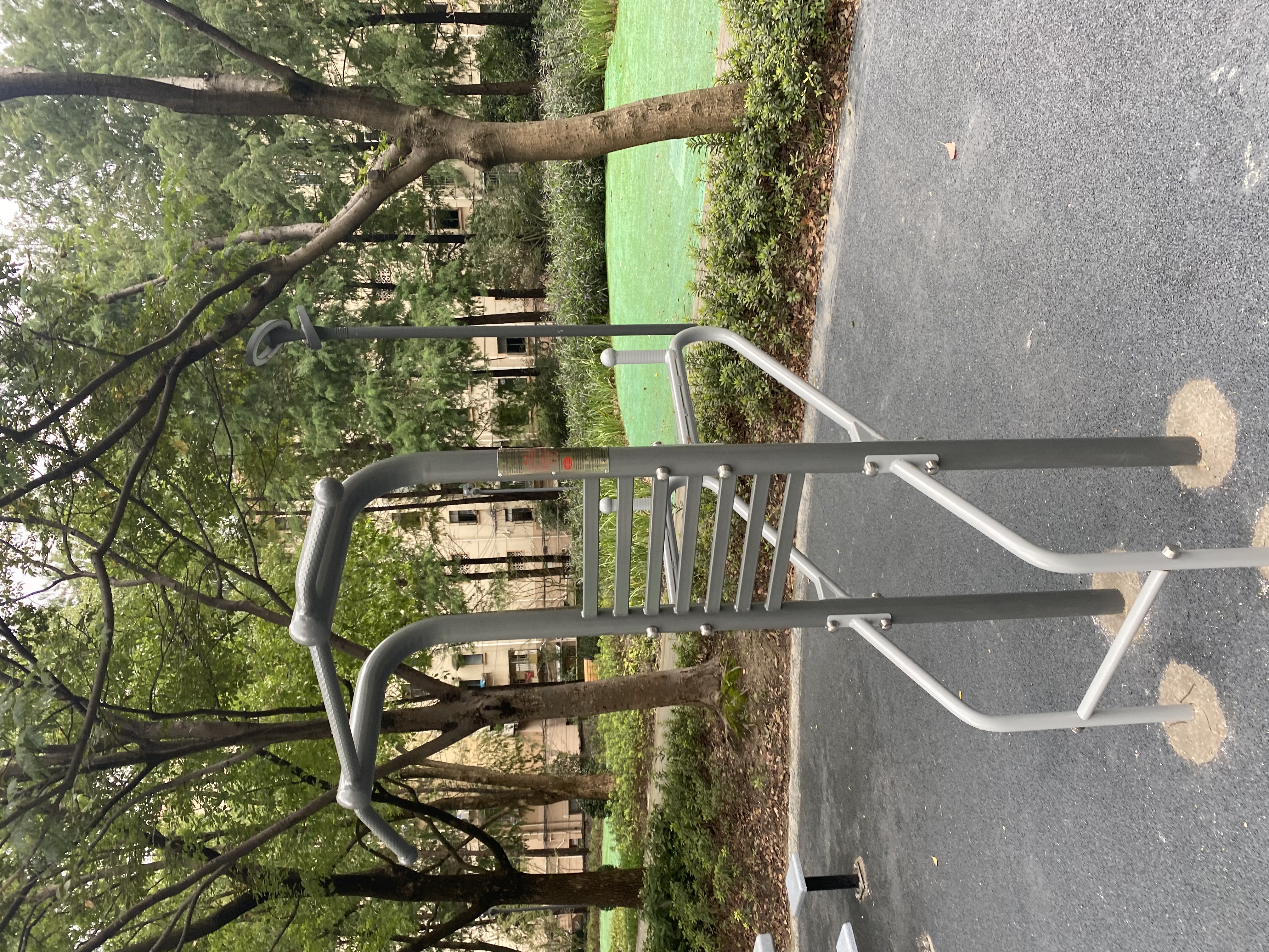 多功能訓練器