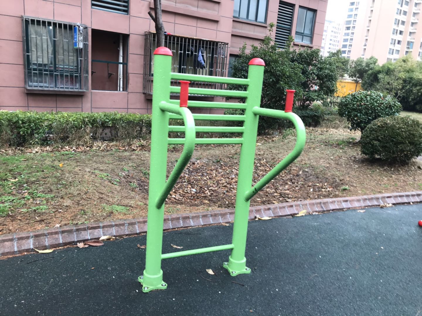 多功能訓練器