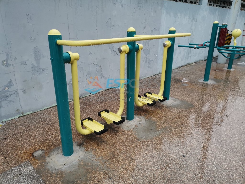 雙位太空漫步機