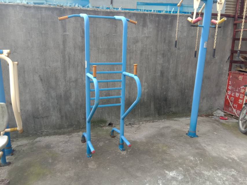 多功能訓練器