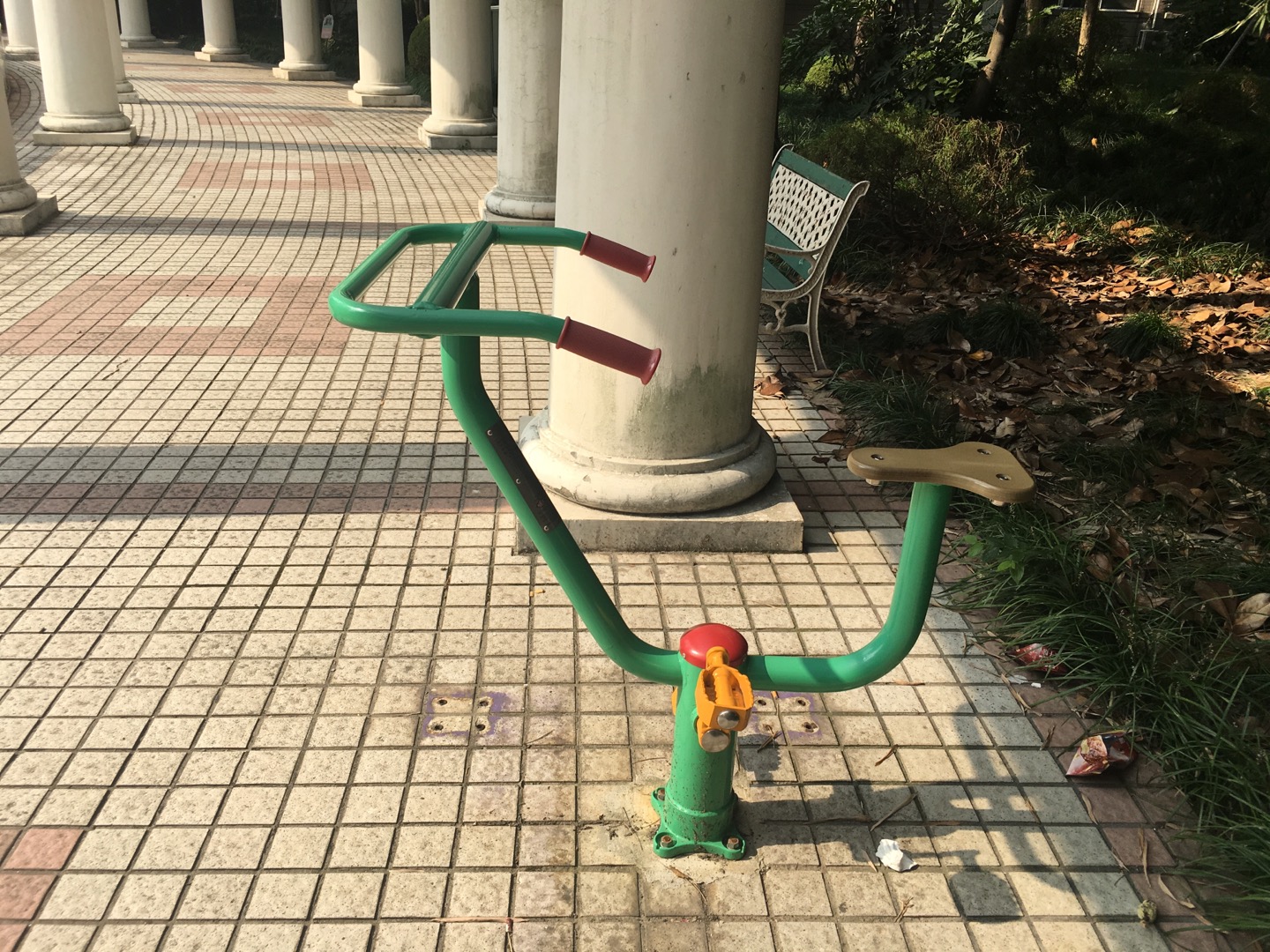 直立健身車