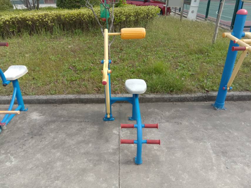 腹背鍛煉器