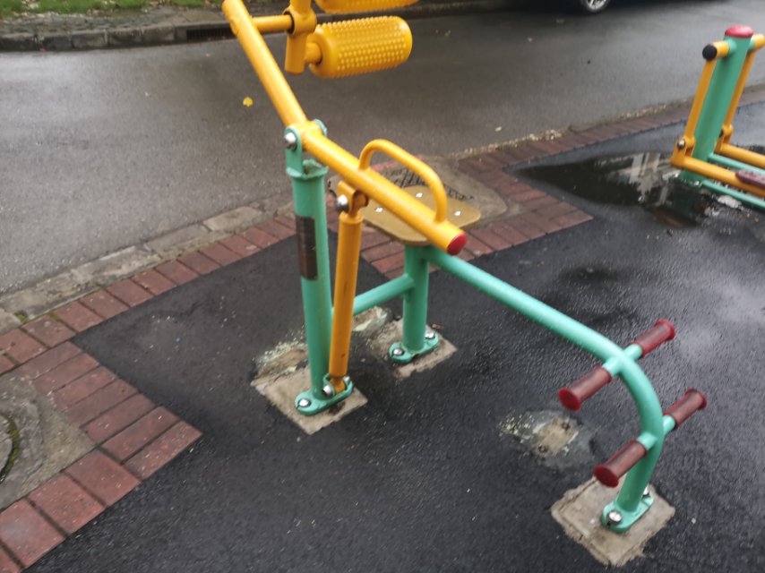 腹背鍛煉器