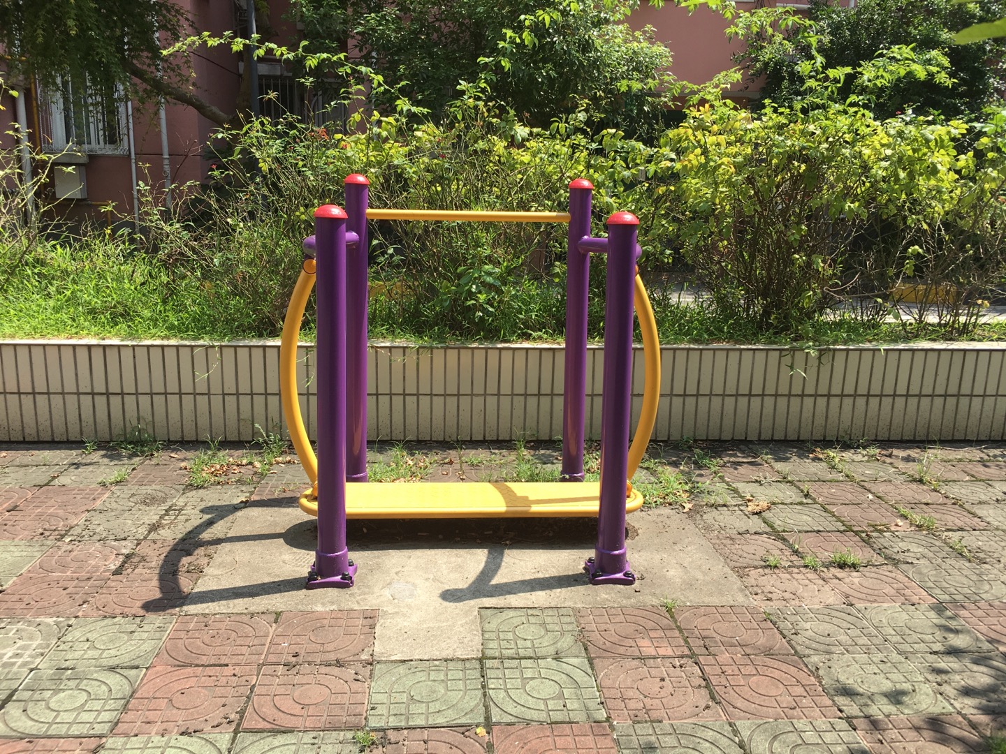 晃板健身器