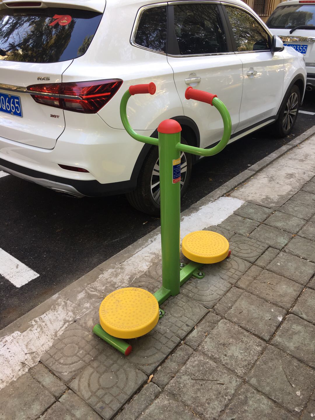 扭腰器
