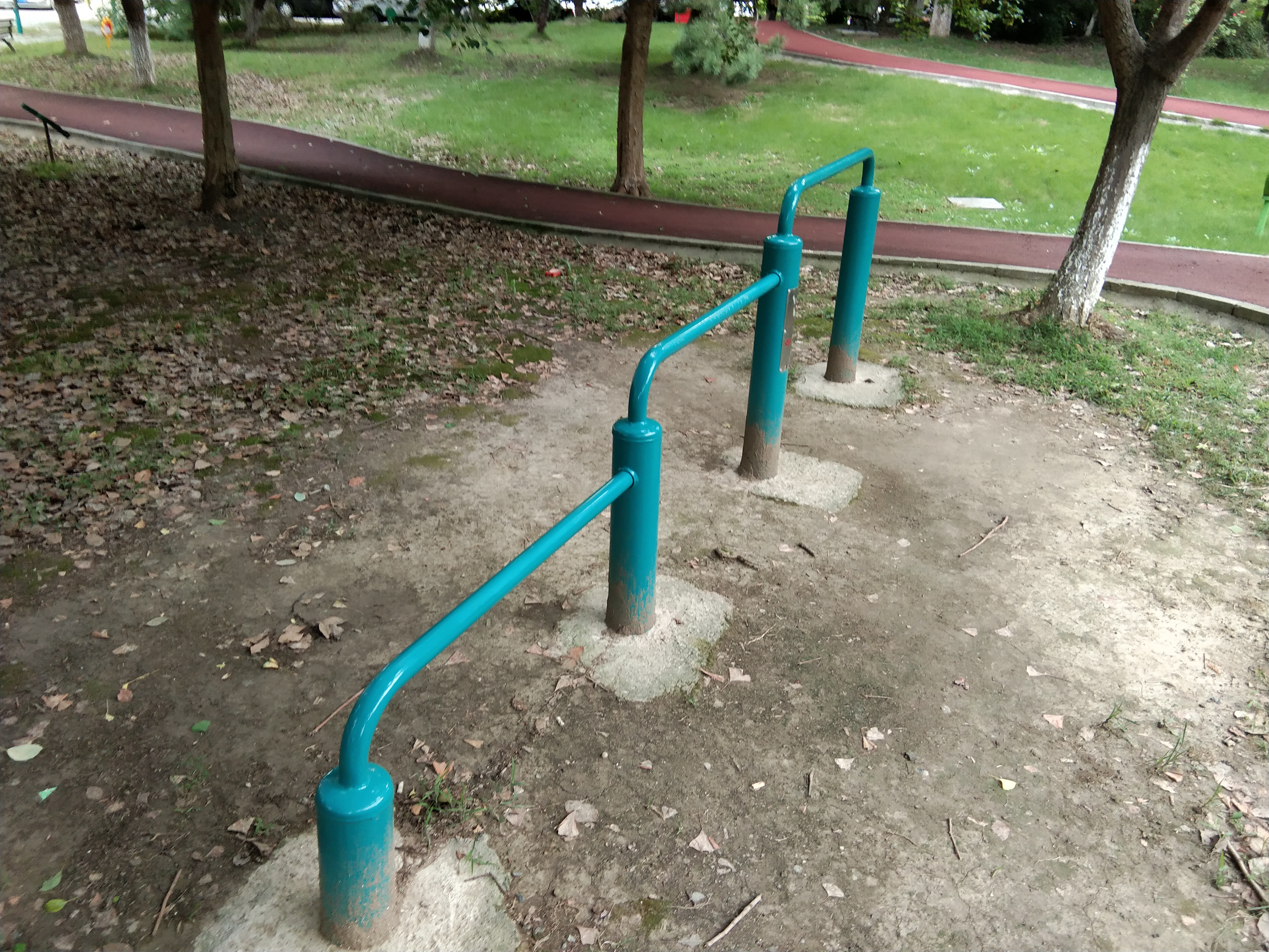 彈震壓腿器