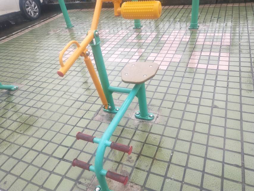 腹背鍛煉器