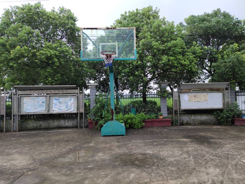 建新村籃球場