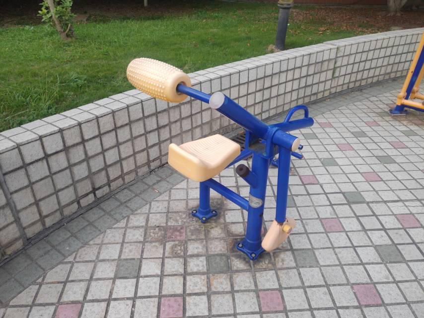 腹背鍛煉器