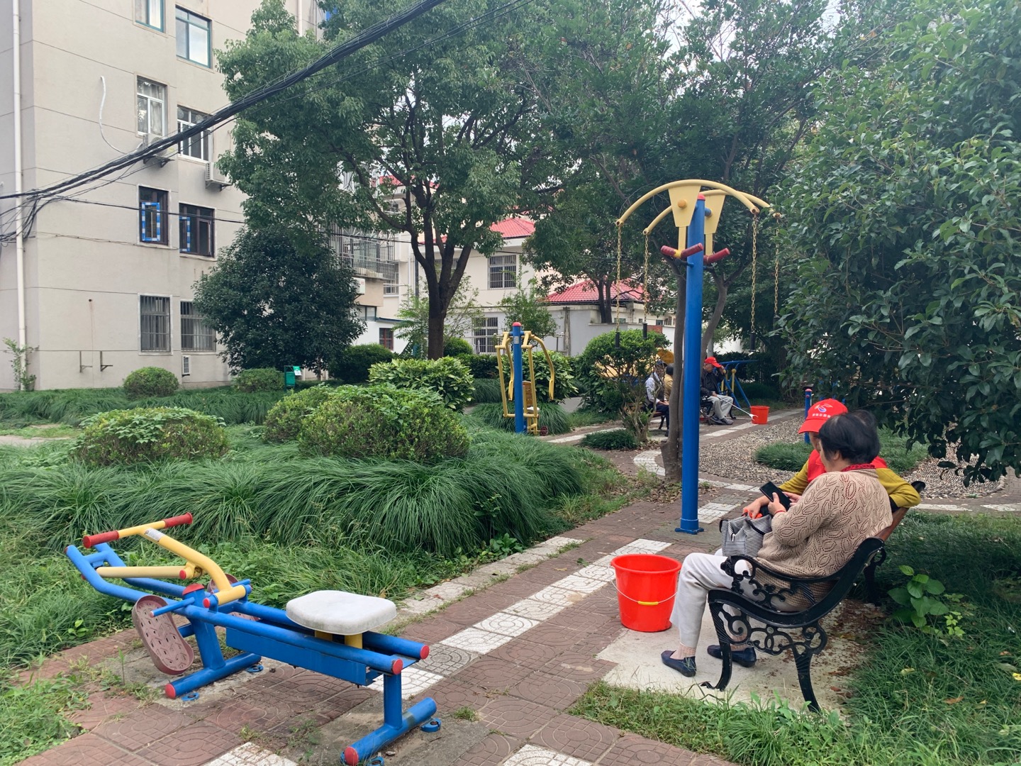 堡鎮(zhèn)向陽新村89號健身點(diǎn)