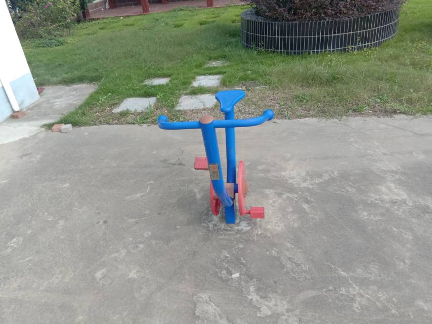 直立健身車