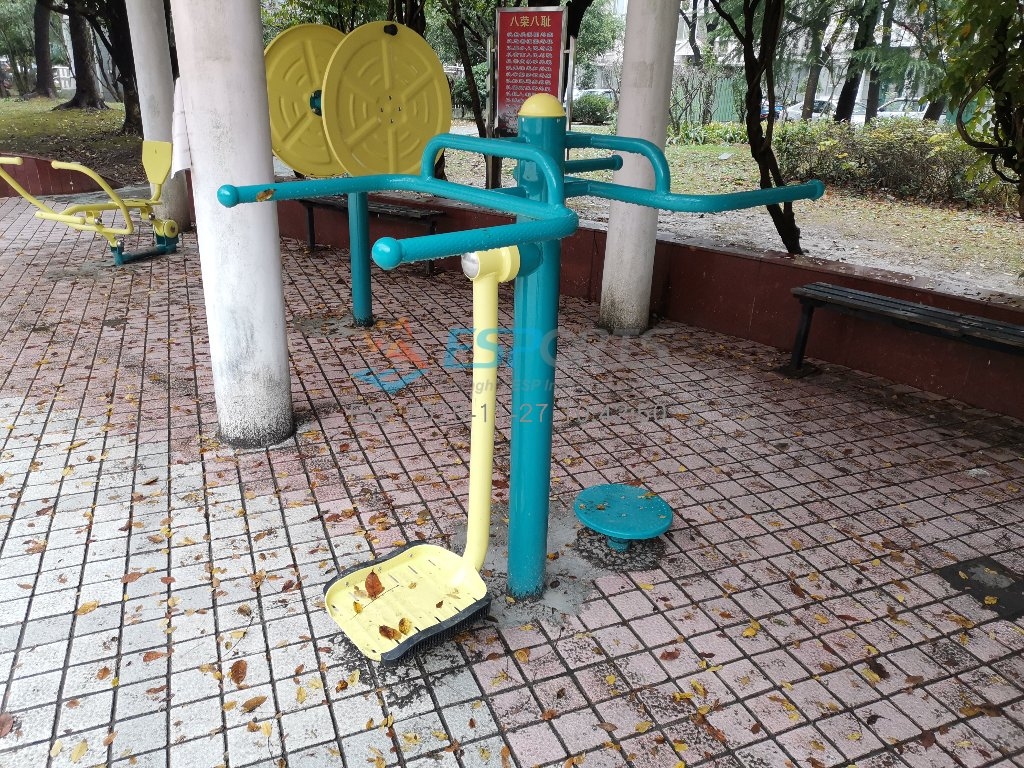 扭腰鐘擺器