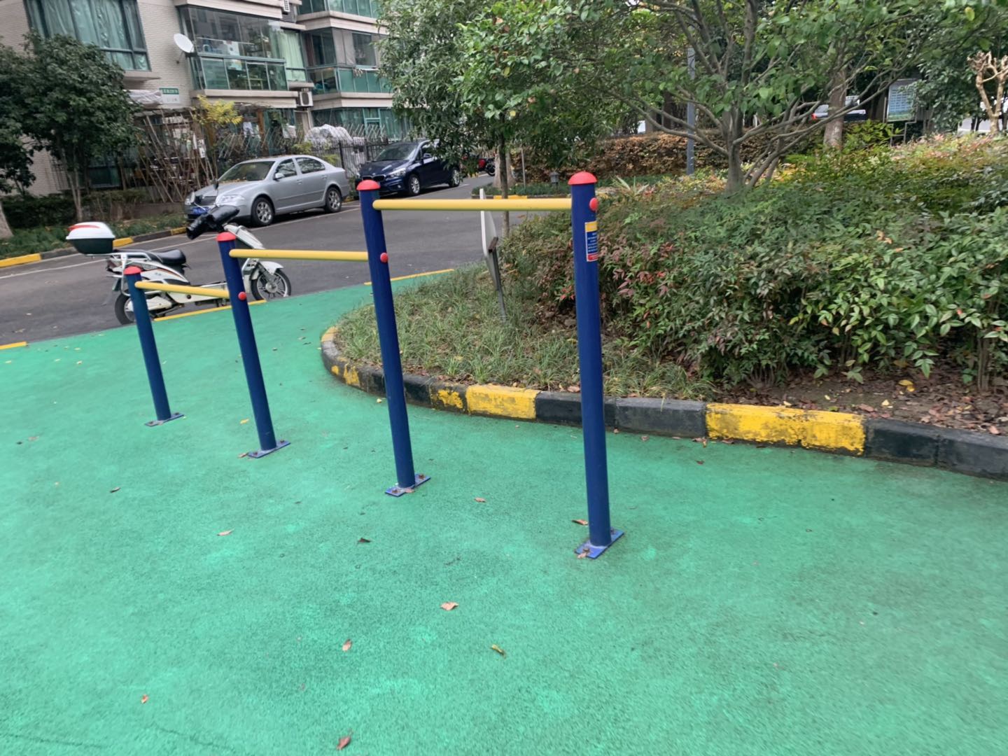 擱腿杠