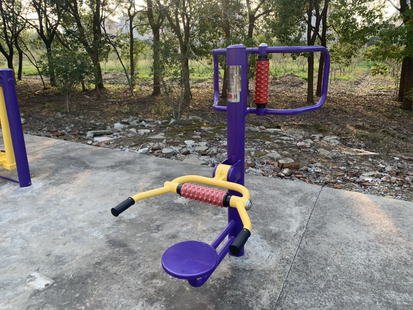 腰背按摩器