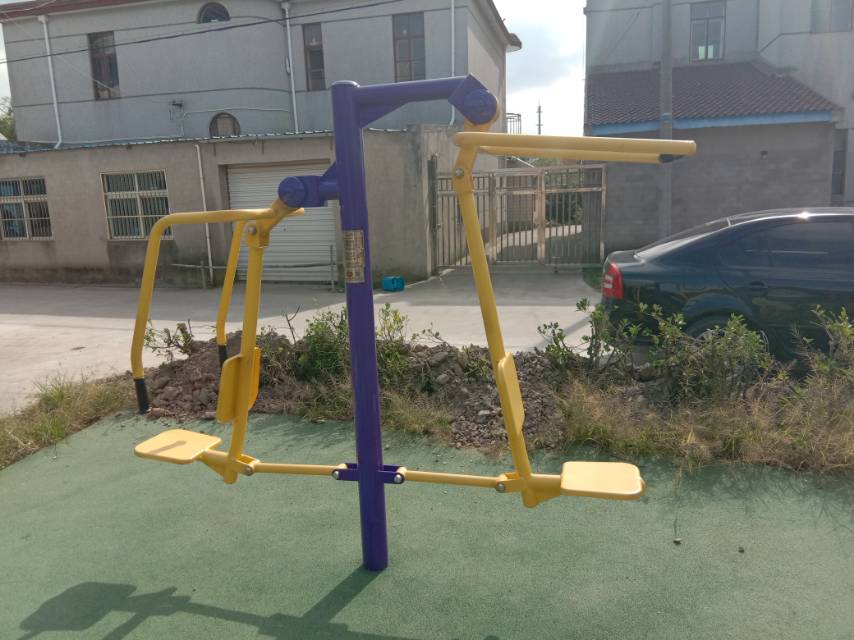 坐推坐拉器