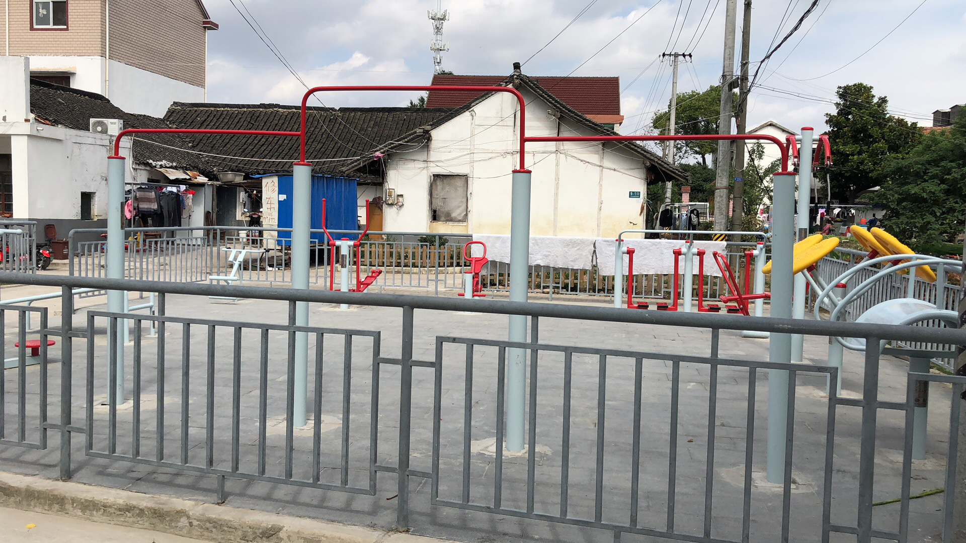 衛行村健身點