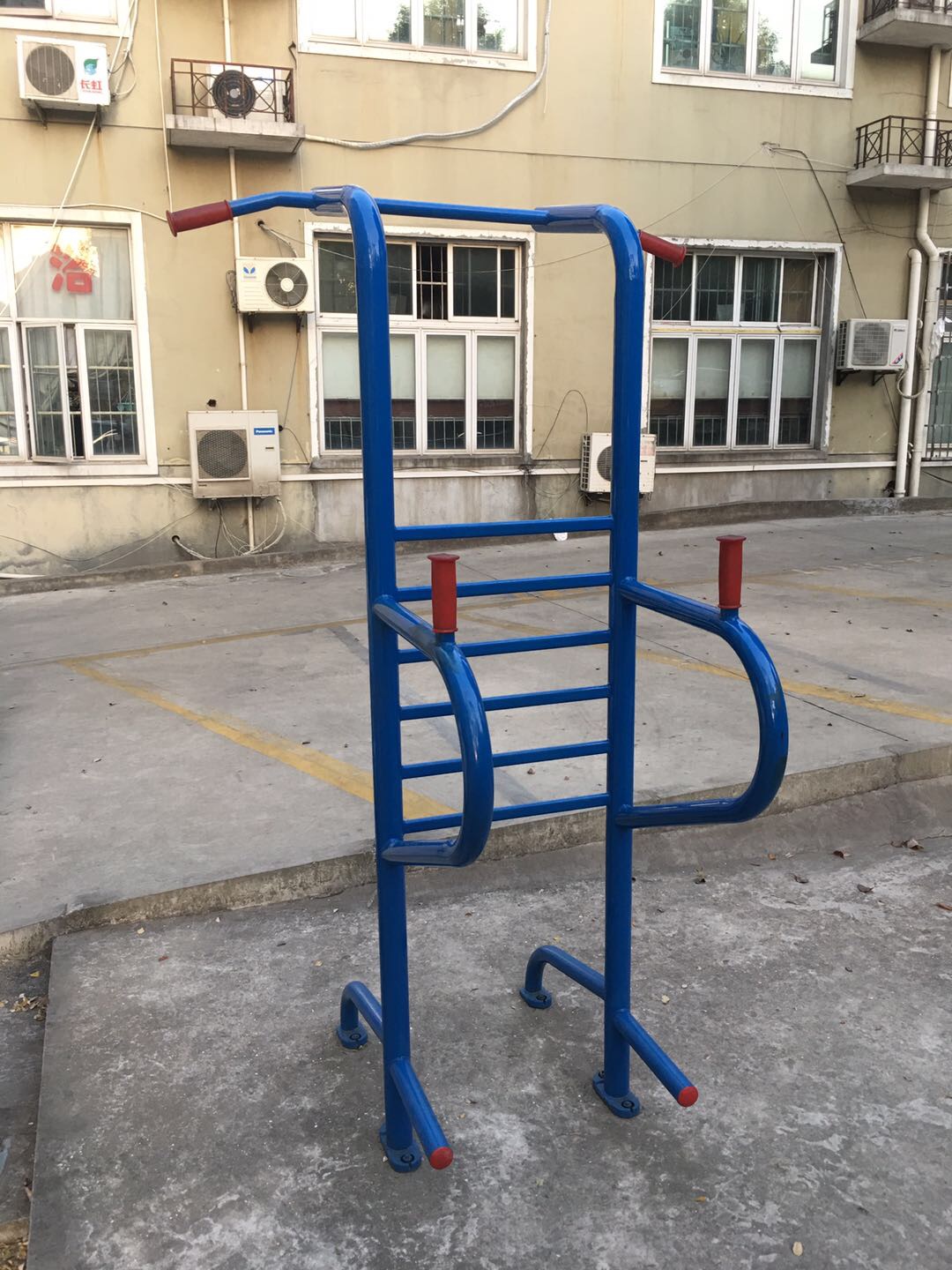 多功能訓練器