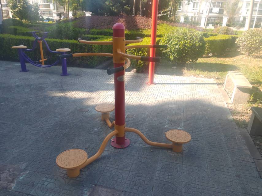 扭腰器