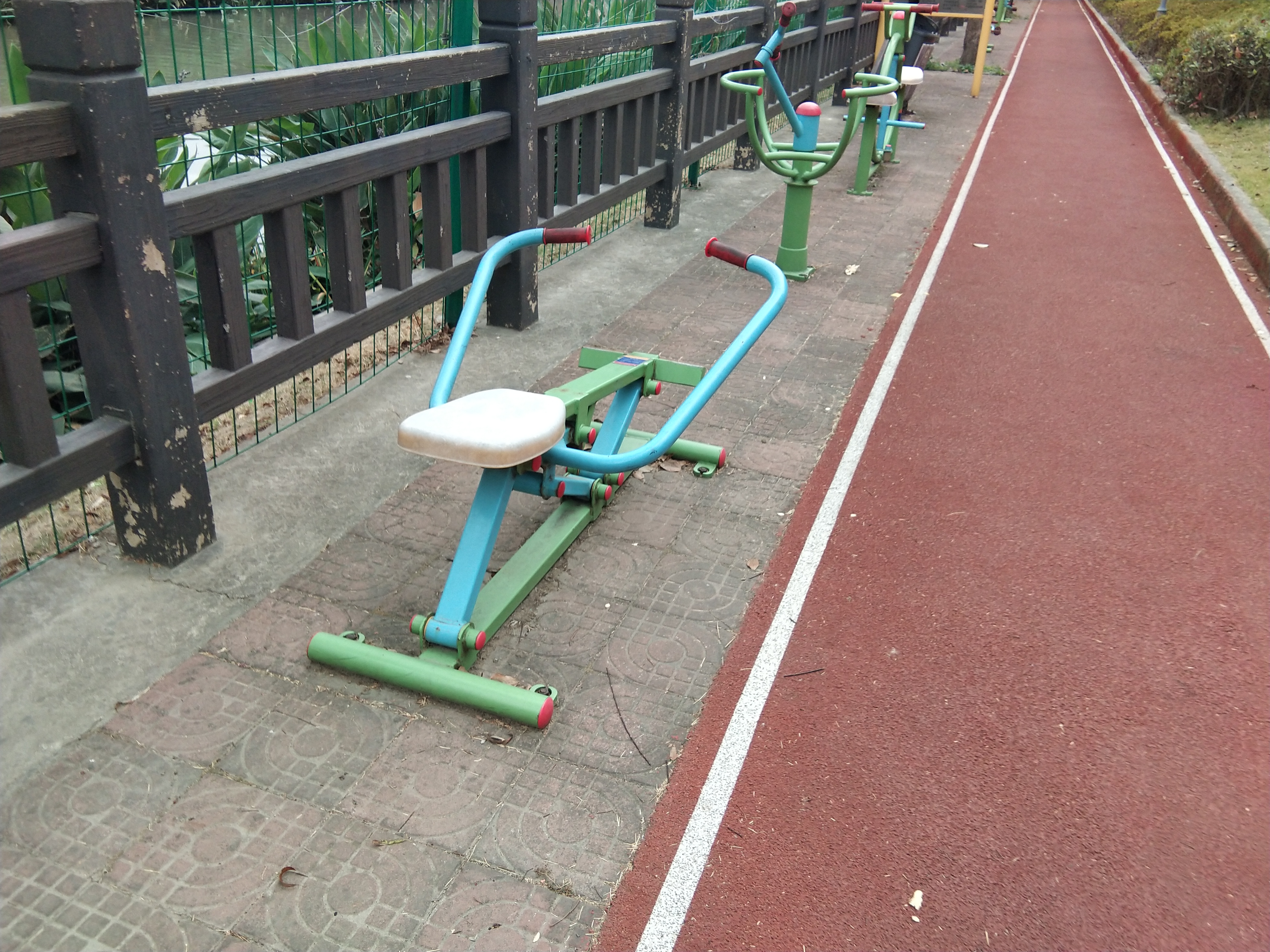 劃船器