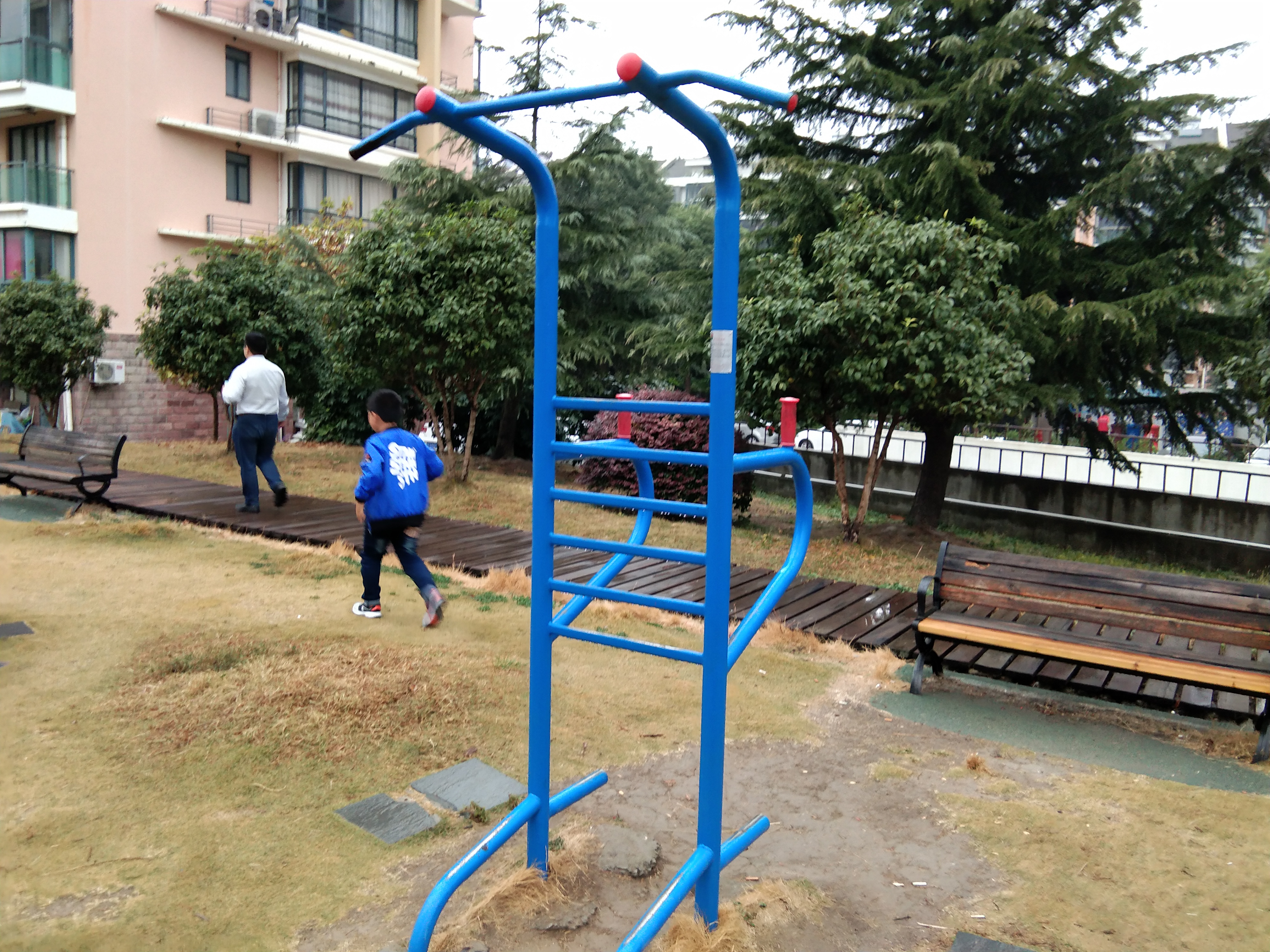 多功能訓練器