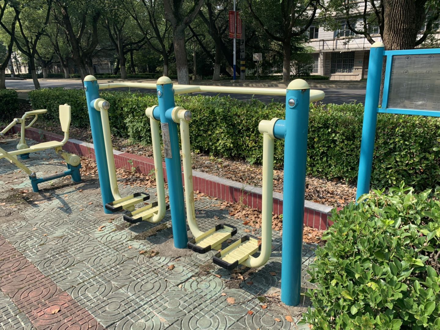 雙位太空漫步機