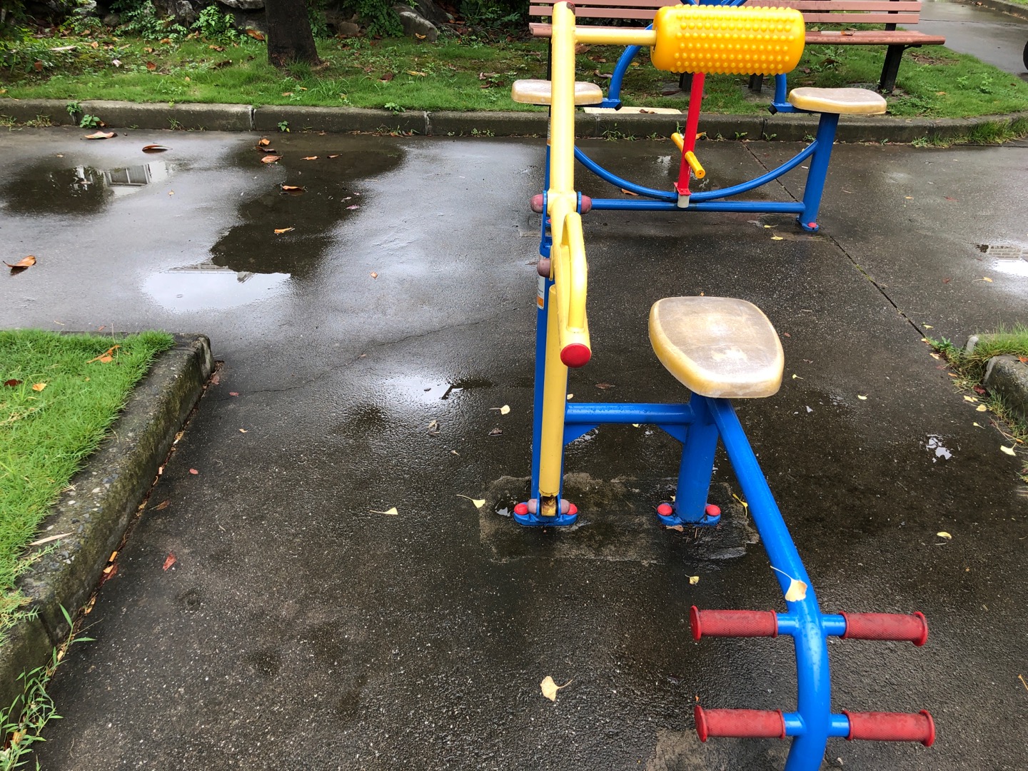 腹背鍛煉器