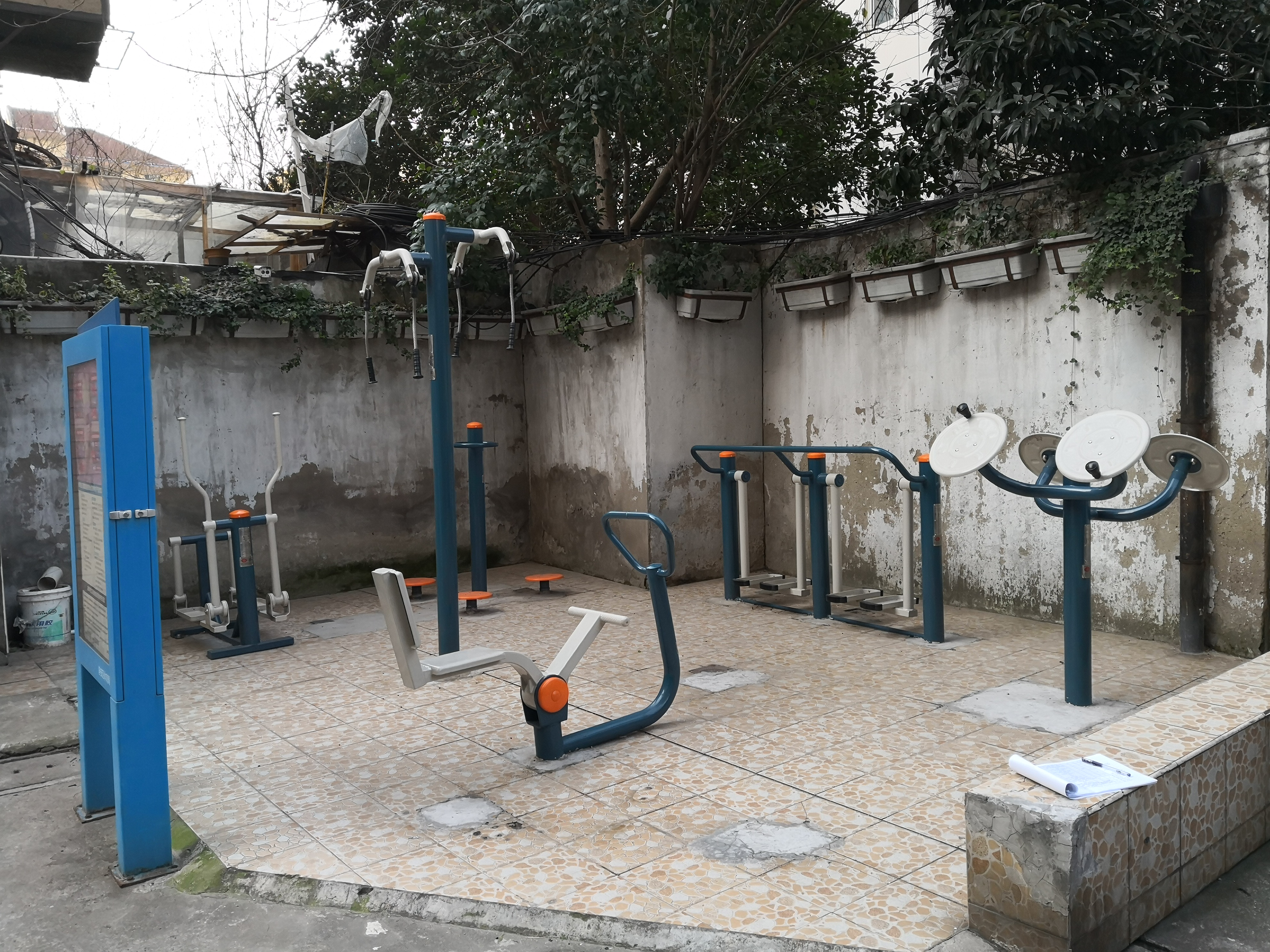 靜安區芷江西路街道靈光居委健身點（共和新路688弄）