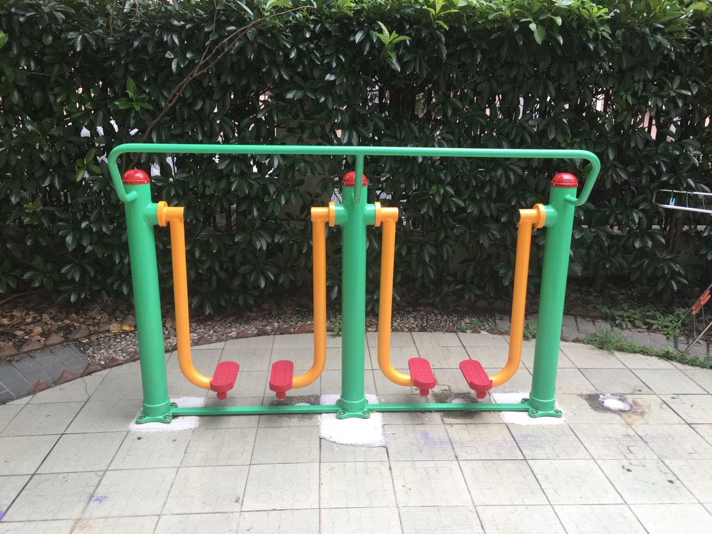 兩聯漫步機