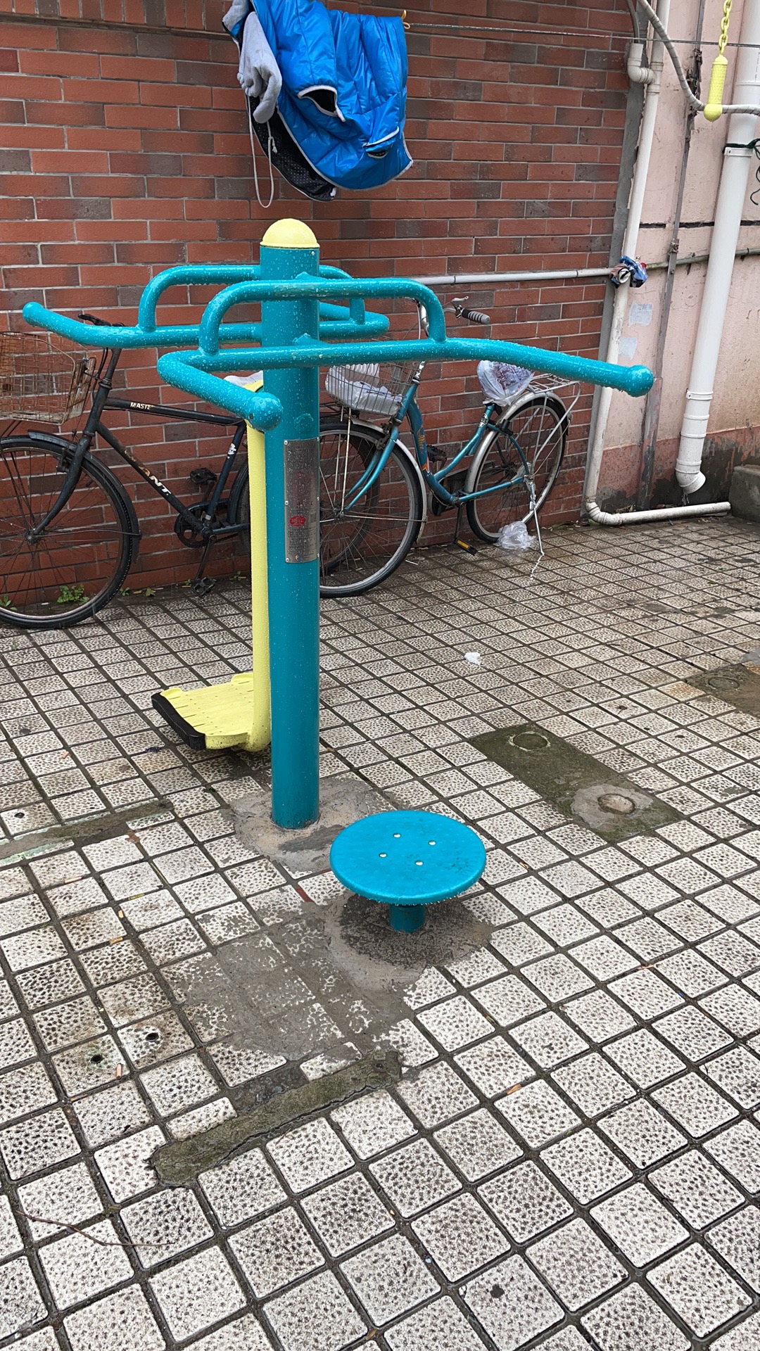 扭腰鐘擺器