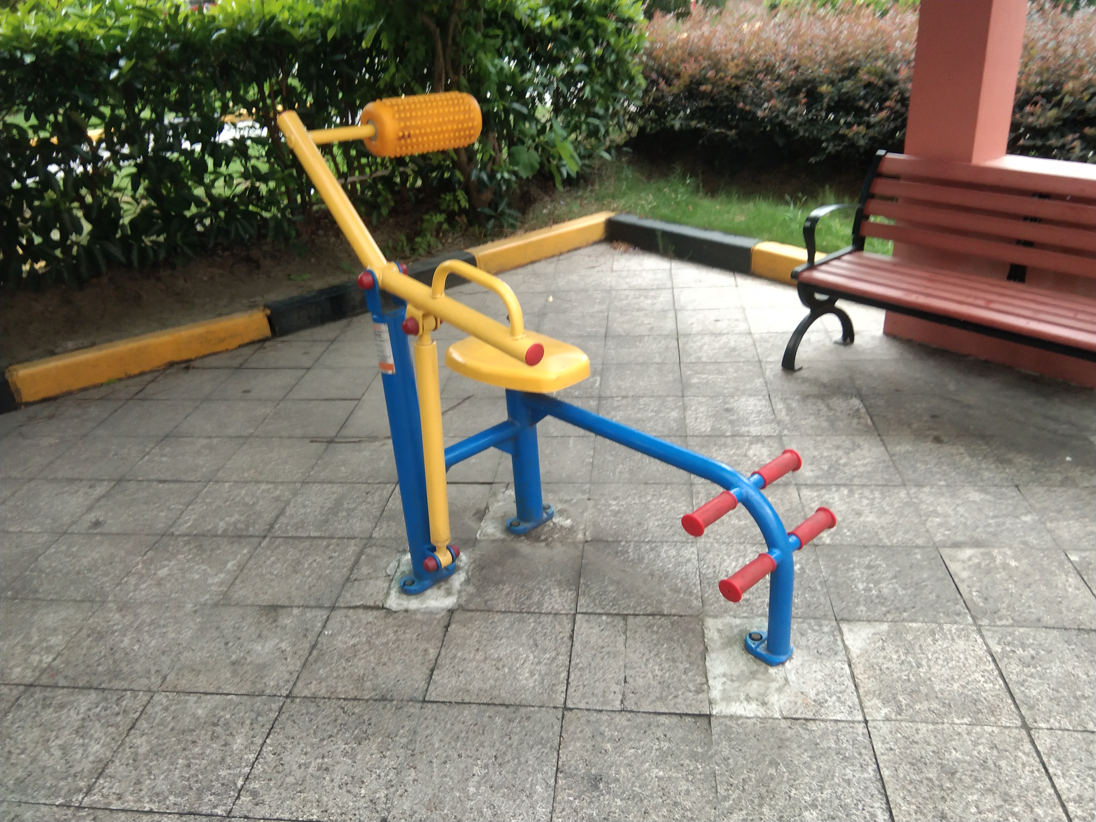 腹背鍛煉器