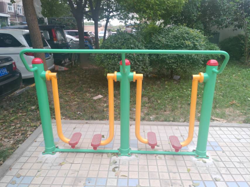 兩聯漫步機