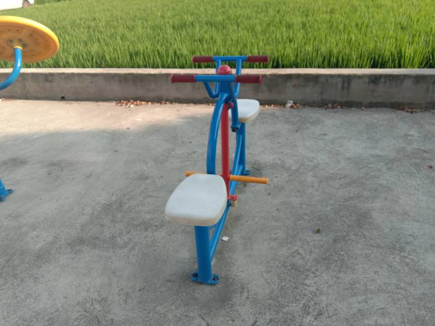 雙人蹬腿器