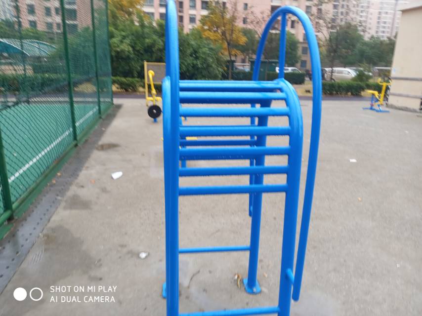 多功能訓練器