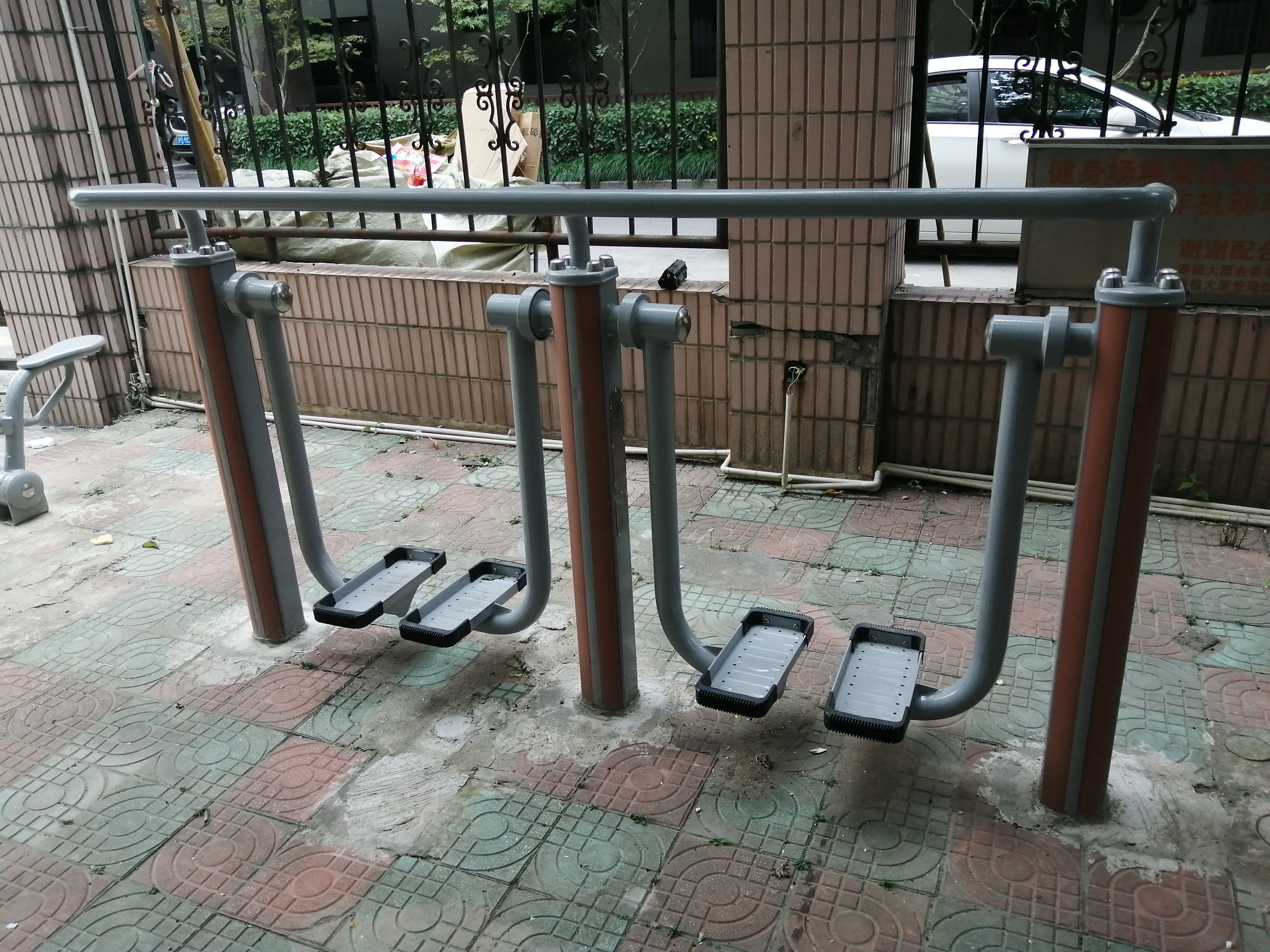 雙位太空漫步機