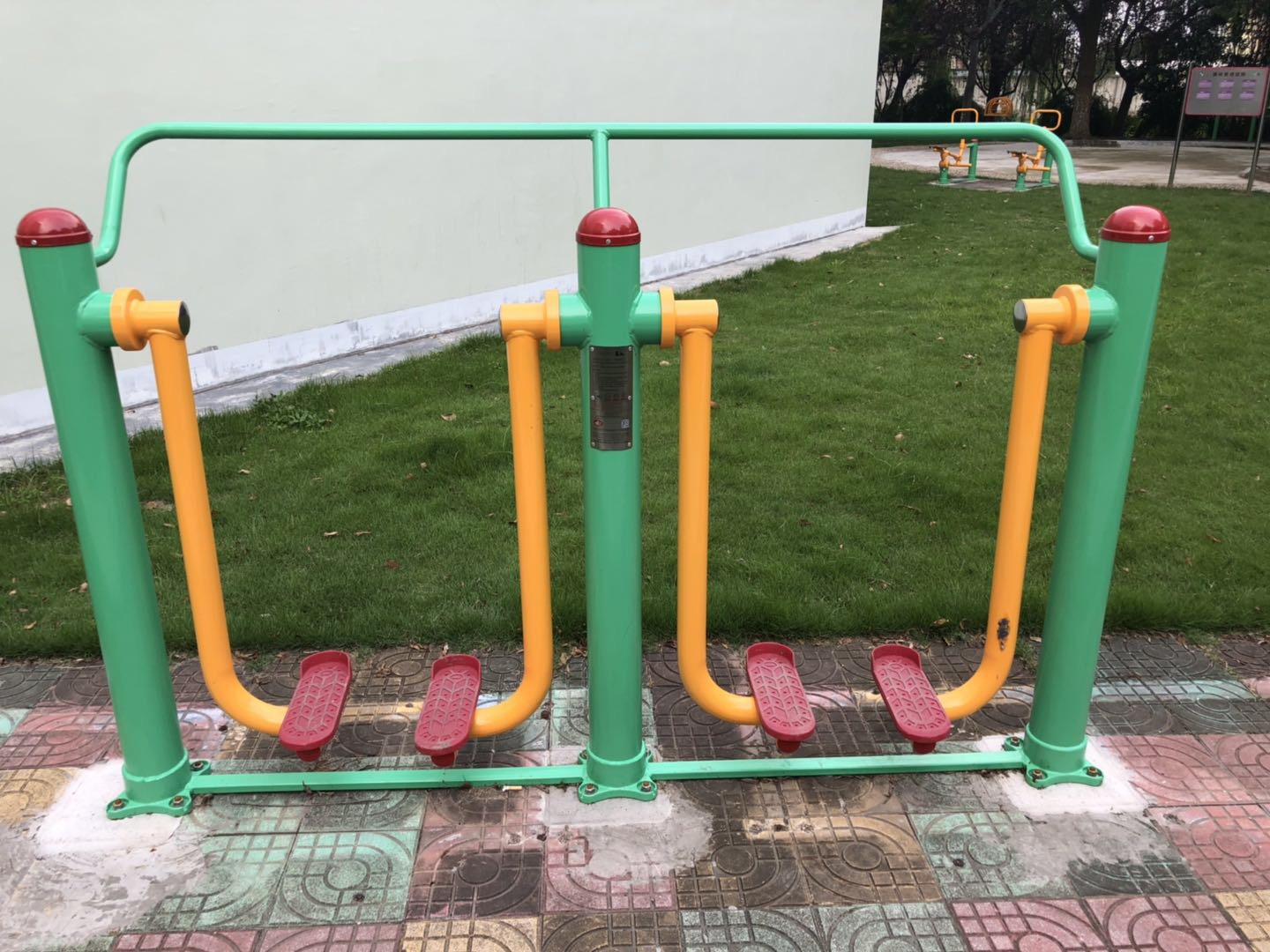兩聯漫步機