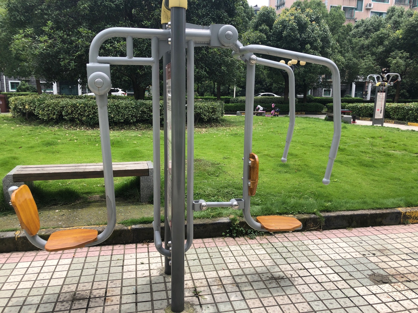 上下肢訓練器