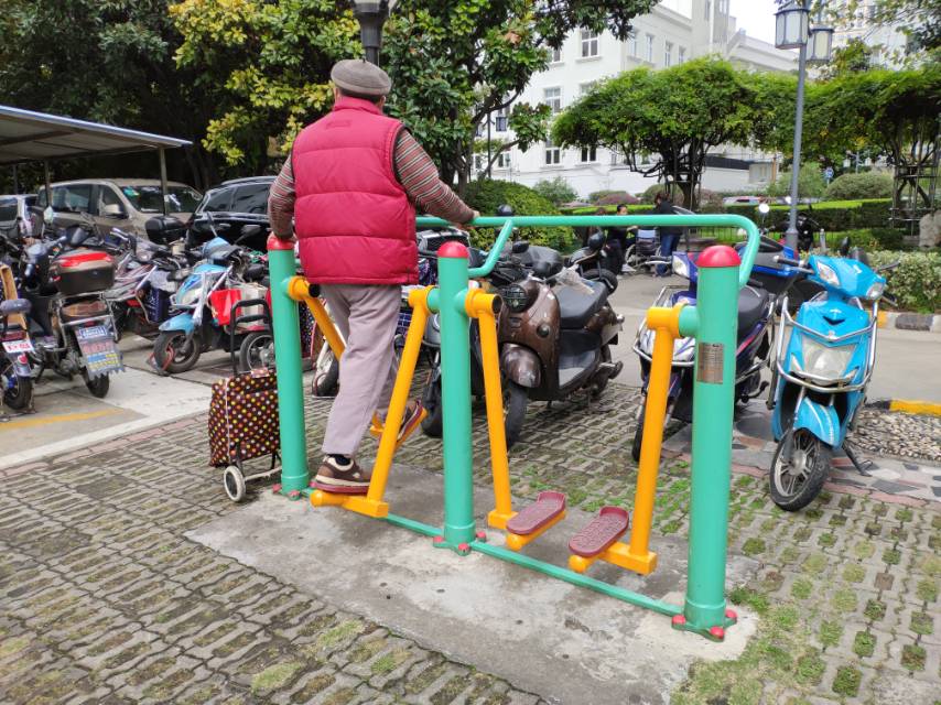 兩聯漫步機