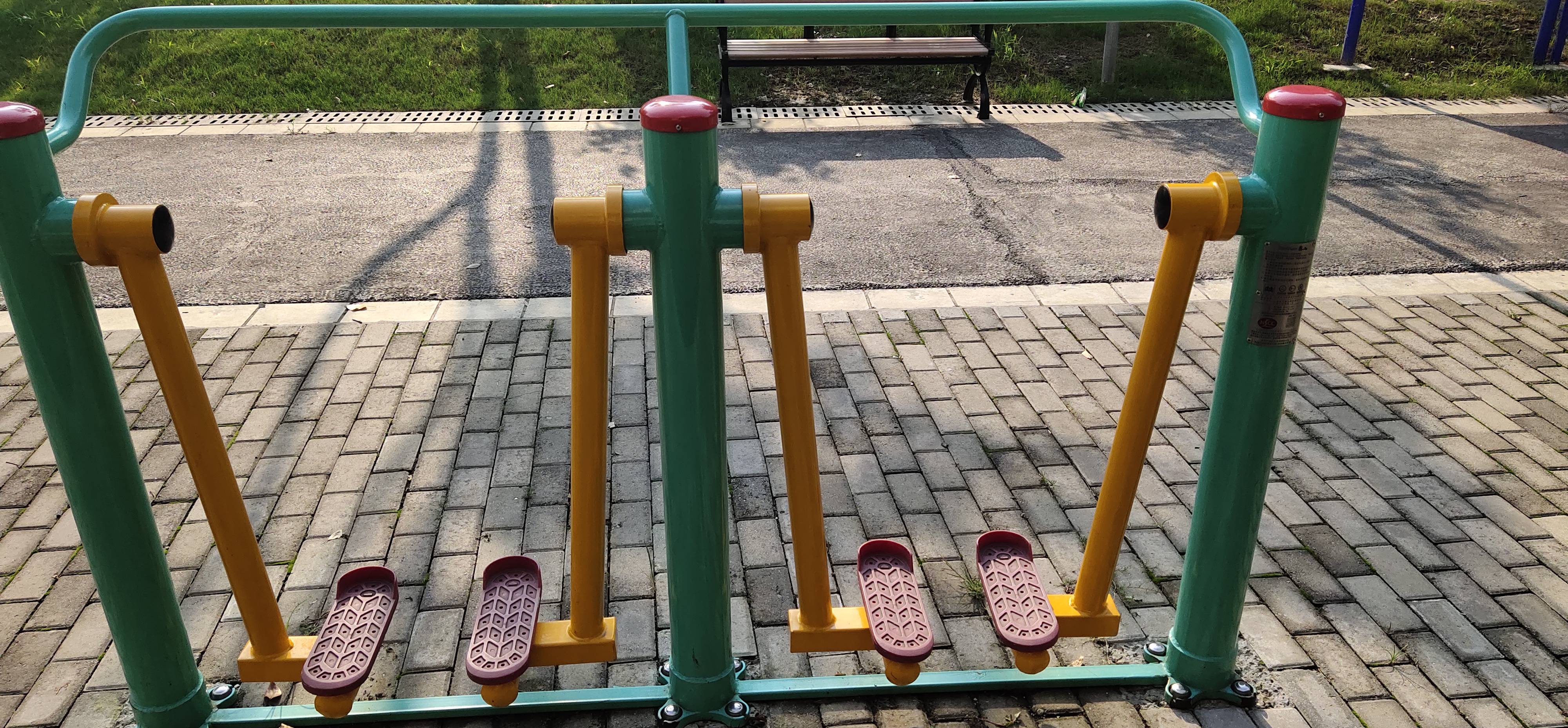 兩聯漫步機
