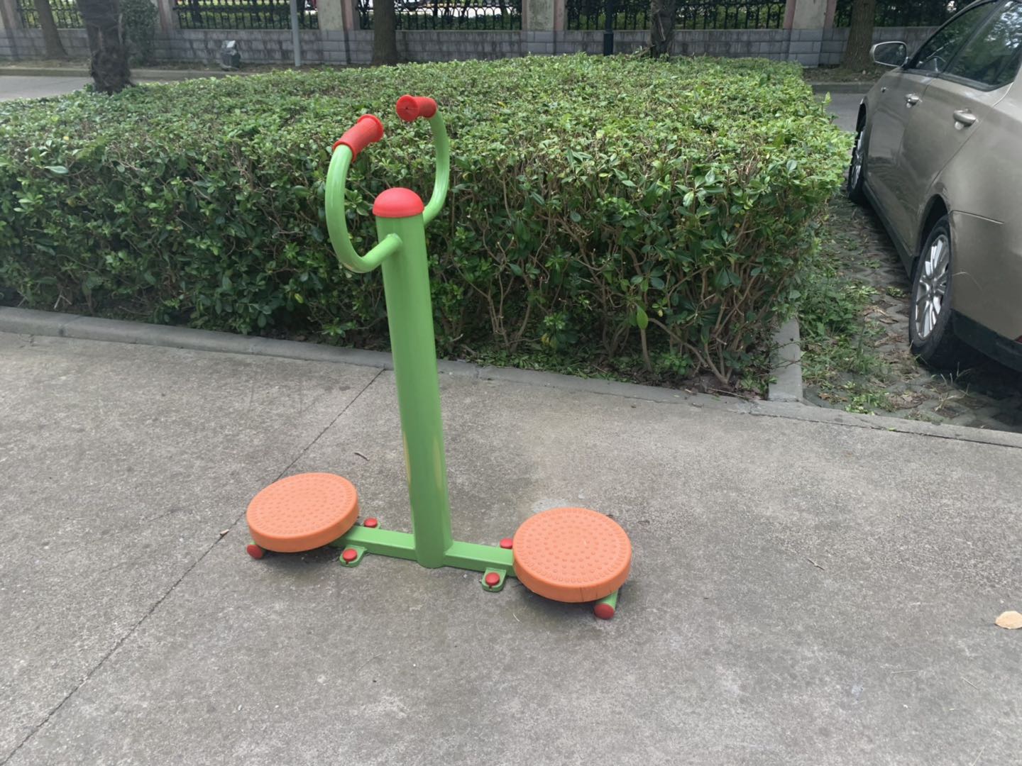 扭腰器