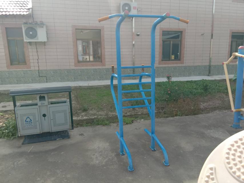 多功能訓練器